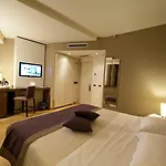 Crystal 4*