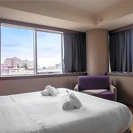 Crystal Otel